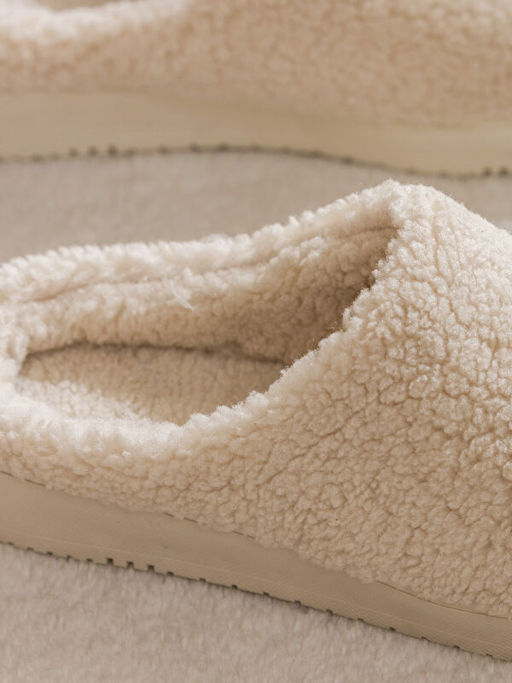 Kad?n Pel?? Ev Terli?i