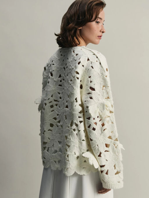 Фактурный джемпер с объёмными цветами / Zarina