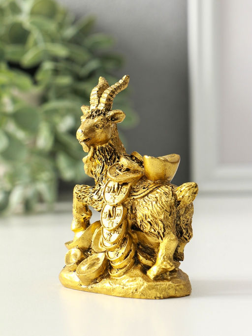 Нэцкэ полистоун "Козёл с китайскими монетами и золотыми слитками" бронза 4,2х7х9,4 см