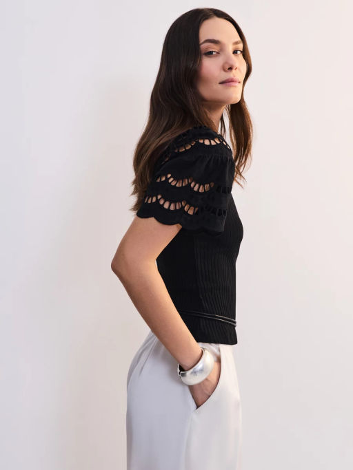 Приталенная футболка с шитьем на рукавах ZR2605023419-50 / Zarina