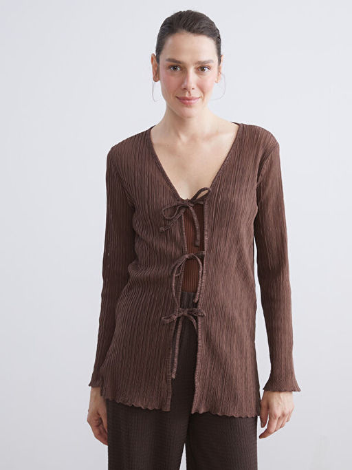 V Yaka Dokulu Kad?n H?rka