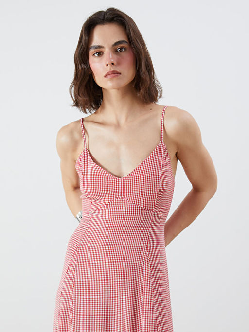 V Yaka Ekose Volanl? Elbise