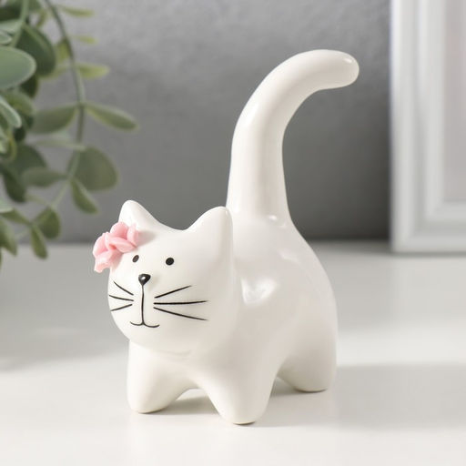 Сувенир керамика "Котик белый пухлый с розовыми цветочками" 7,8х5х10 см