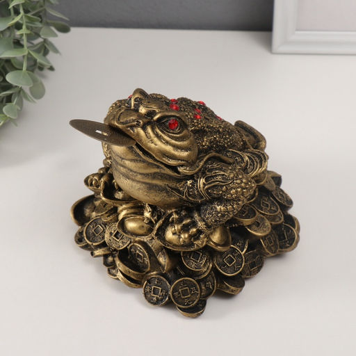 Нэцкэ фигурка «Денежная жаба с монетой на горе монет», полистоун, под бронзу, 16.2×19×16.5 см
