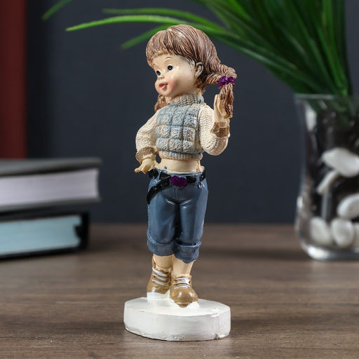 Фигурка полистоун «Девочка модница», 13×5.5×4 см, МИКС