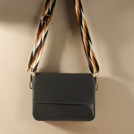 Ручка для сумки «Орнамент косичка», стропа, с карабинами, 139±3×3.8 см, бежевая, белая, чёрная