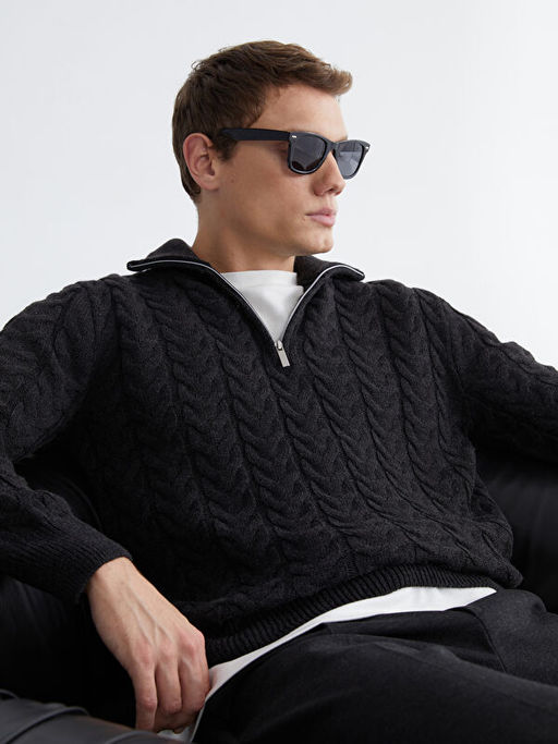 Dik Yaka Erkek Triko Kazak