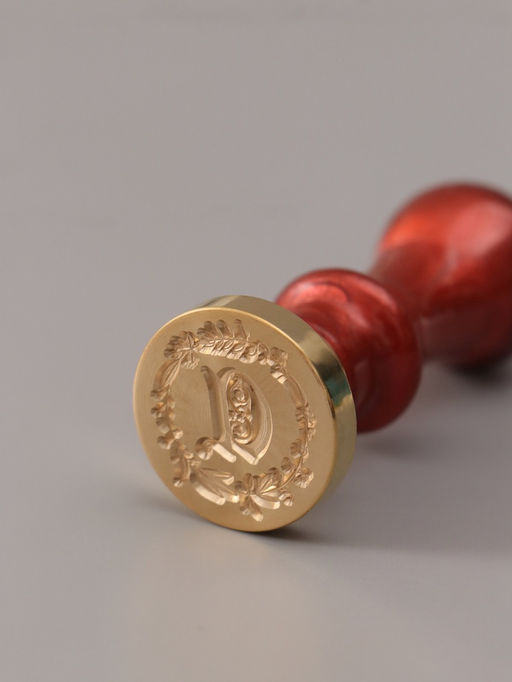 Печать для сургуча с пластиковой ручкой «Венок с буквой D», 2.5×2.5×6.3 см