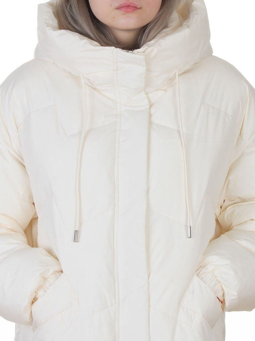8883 MILK WHITE Пальто зимнее женское (150 гр. холлофайбер)