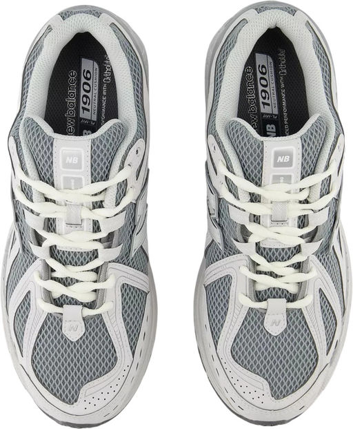 Кроссовки взрослые