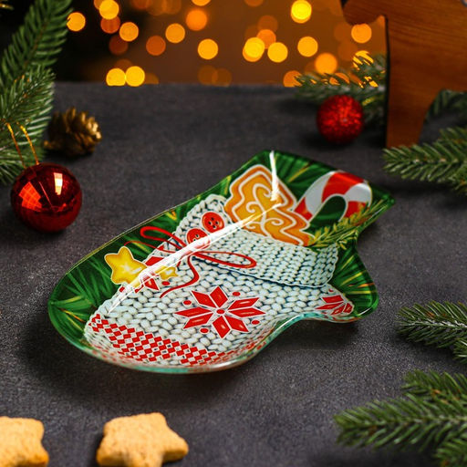 Блюдо новогоднее сервировочное Доляна «Рукавица. Подарки», 22.5×14 см, стекло