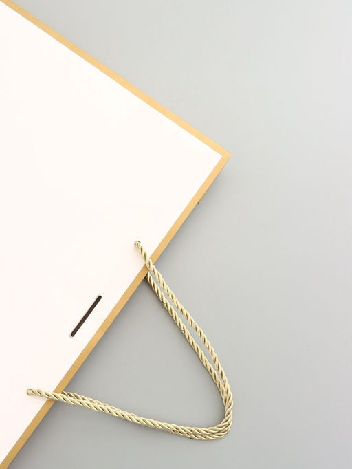 Пакет подарочный, белый, с бантом, 35 х 30 х 10 см