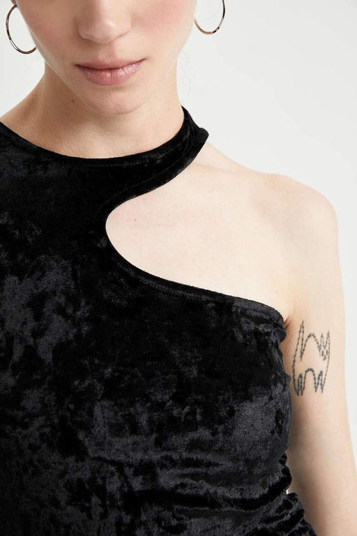 Облегающее велюровое мини-платье на одно плечо с длинными рукавами - Defacto фото 10