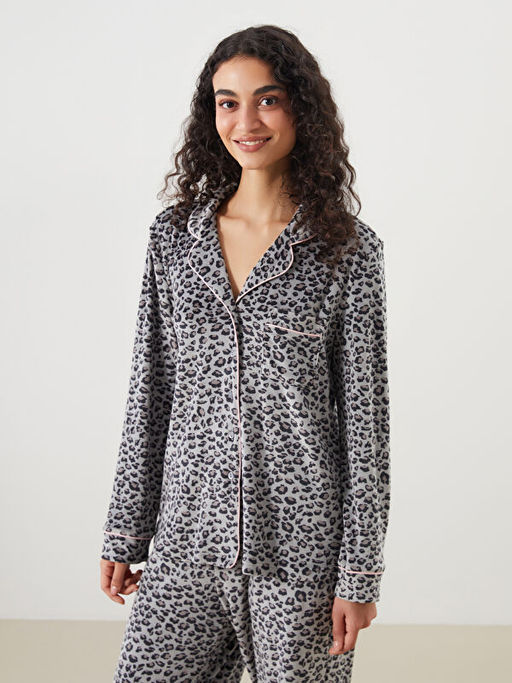 Leopar Desenli Kadife Kad?n Pijama Tak?m