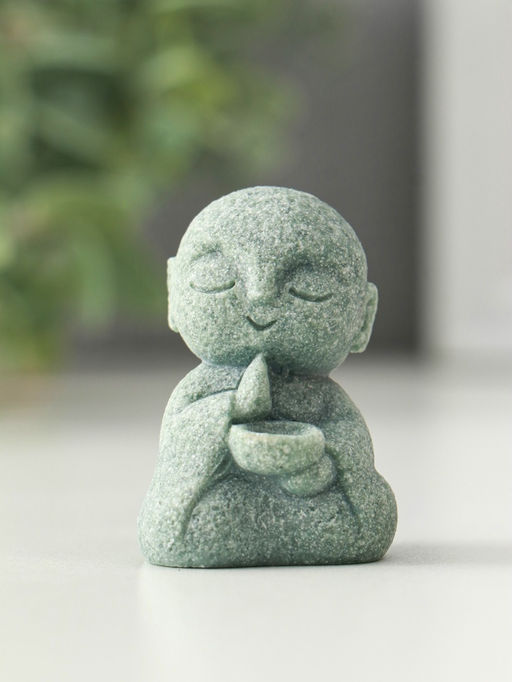 Цена за 2 шт. Фигурка песчаник «Маленький монах с чётками - священные писания», 3.3×4×7 см