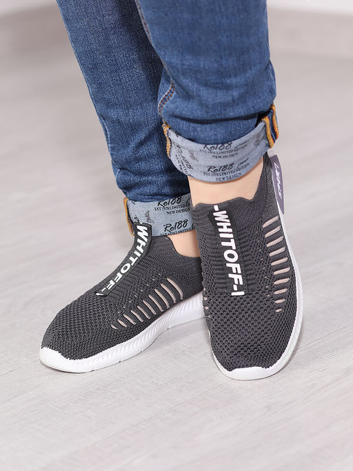 Слипоны женские на шнурках