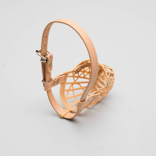 Намордник пластиковый №5 с ошейником из эко кожи ОМ 30 см ДН 11 см ОШ 47-62 см - Пижон фото 8