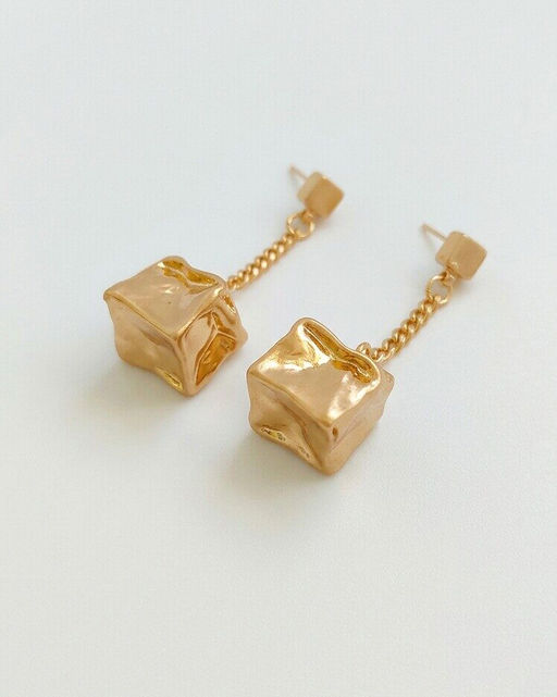 Стильные серьги