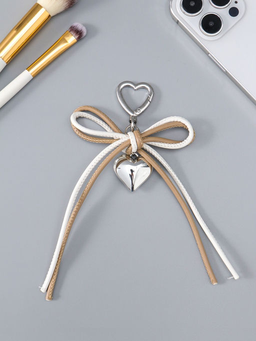 Брелок на карабине "Двойной бант с сердцем" бежево-белый 14х9х1,5 см