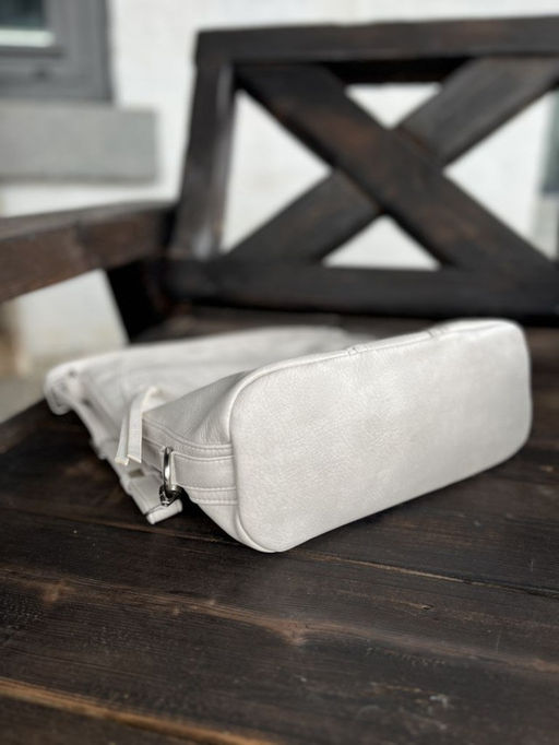 Женская сумка-рюкзак из эко кожи 9902 Бежевый - Kenguluna фото 6