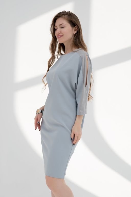 Элегантное платье с декором серое