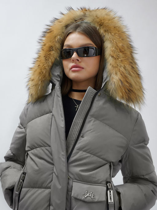 Куртка женская зимняя с мехом енот премиум класса серого цвета 3215Sr - Visdeer фото 15