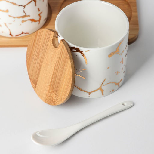 Банки с ложками на деревянной подставке Эстет. Gold, набор 3 шт.: 300 мл, керамика, белые - Simaland фото 3