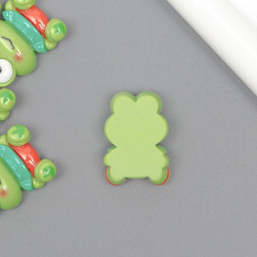 Цена за 9 шт. Декор для творчества пластик "Лягушка с румянцем, в зелёной футболке" 2,7х1,8х1 см