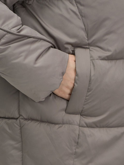 Куртка зимняя женская с капюшоном модная коричневого цвета 7651K - Visdeer фото 7