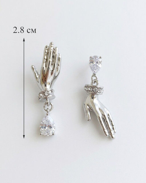 Стильные серьги