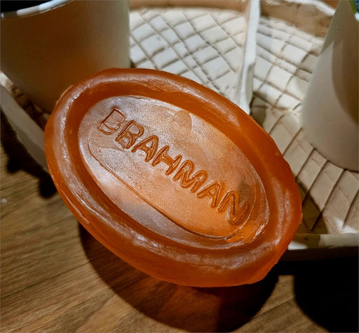 Ароматическое глицериновое мыло сандал и ладанная камедь Brahman "Оранжевый Брахман"