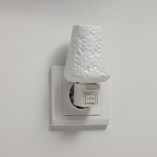 Светильник «Цветы» 1×7 Вт Е11 белый 7×7×12 см