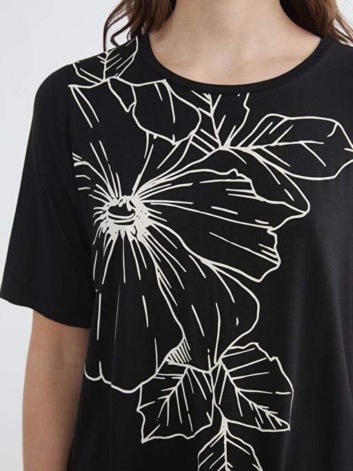 Bisiklet Yaka ?i?ekli Kad?n Ti??rt