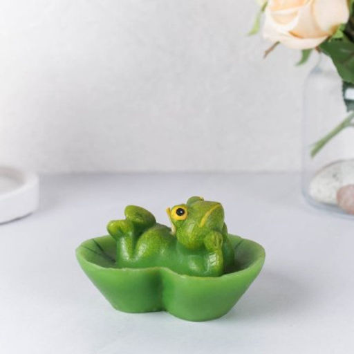 Свеча Лягушка-символ денег 5,5х7,5 см / YEH035B /уп 128/АКЦИЯ - Галеонтрейд фото 2