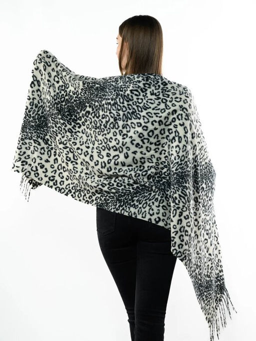 Яркий палантин с анималистичным принтом - Pretty mania фото 7