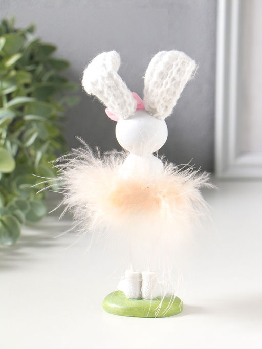 Фигурка полистоун Заюшка с розовым бантиком в пуховой юбочке, 4.8?4?18 см