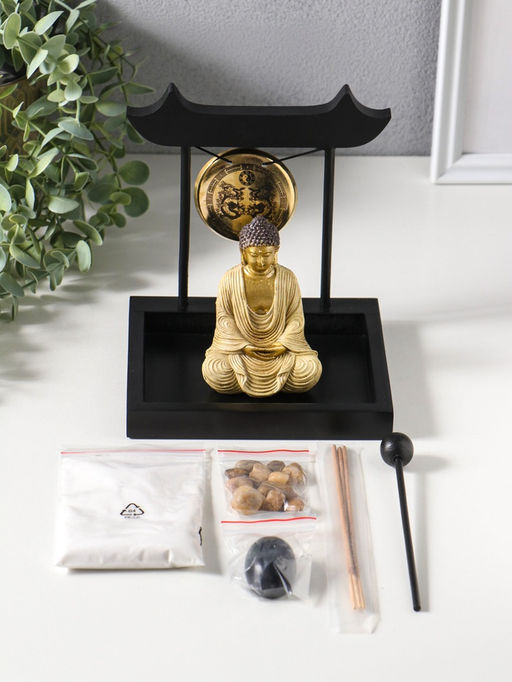 Сад Дзен "Будда в кремовом у гонга" песок+камни+аромапалочки 13,2х15х16 см