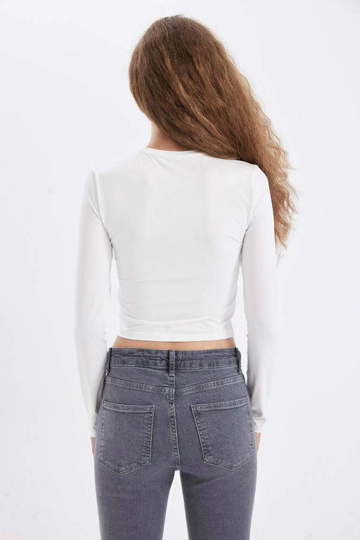 Женская белая базовая однотонная футболка с круглым вырезом и длинными рукавами - Defacto фото 6