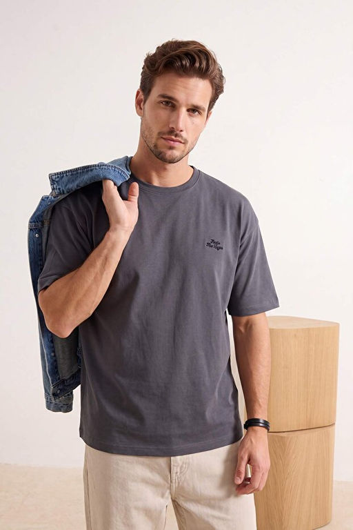 Antrasit Oversize/Geni_ Kesim Slogan Nak__l_ %100 Pamuk T-Shirt TMNSS26TS00055 - Trendyolmilla фото 2