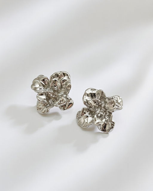 Стильные серьги