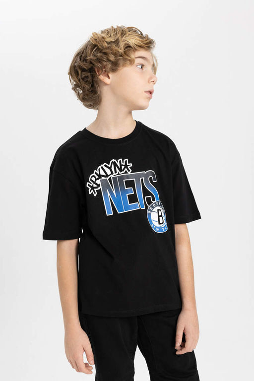 Футболка большого размера с круглым вырезом и короткими рукавами NBA Brooklyn Nets для мальчиков - Defacto фото 3