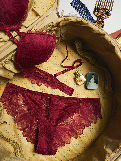 Balenli Dolgusuz Dantelli Fantezi Ti??rt S?tyen