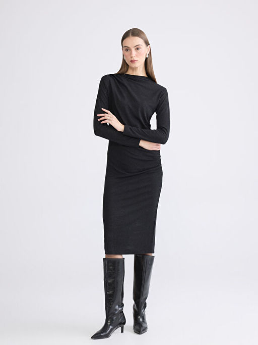 Dik Yaka Parlak G?r?n?ml? B?zg?l? Elbise