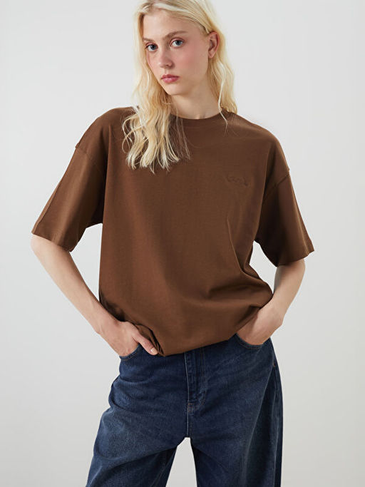 Bisiklet Yaka Nak??l? Oversize Kad?n Ti??rt