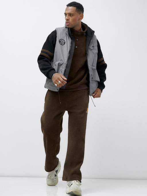 Жилет мужской утепленный спортивный серого цвета 15323Sr - Mtforce фото 13