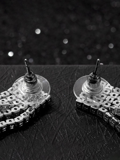 Серьги висячие со стразами Водопад прямые нити, цвет белый в серебре, 11.5 см