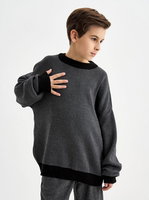 Черный джемпер для мальчика