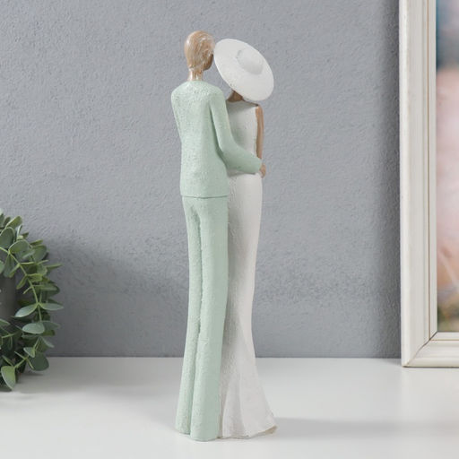 Фигурка полистоун Пара влюблённых, зелёный с цветом дерева, 8?6.5?31.5 см