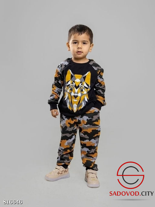 Костюм для мальчика с рисунком