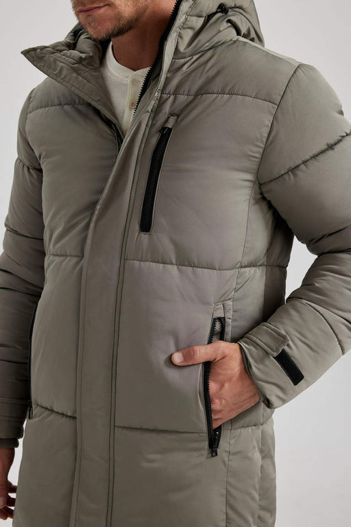 Водоотталкивающая парка-пуховик стандартного кроя с капюшоном - Defacto фото 4